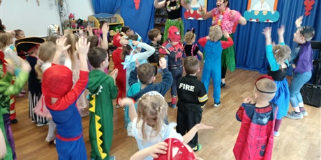 Powiększ grafikę: bal-karnawalowy-luty-2026-674634.jpg